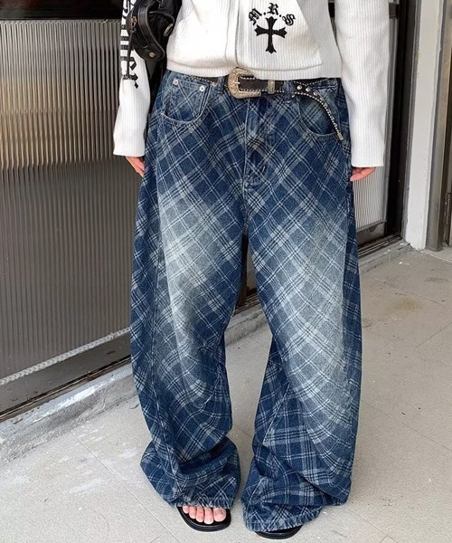 Ressaca(レサーカ)の「ユーズド加工チェック柄カーブデニムパンツ(デニムパンツ・レディース・ブルー・M/L/S)」の1枚目の写真
