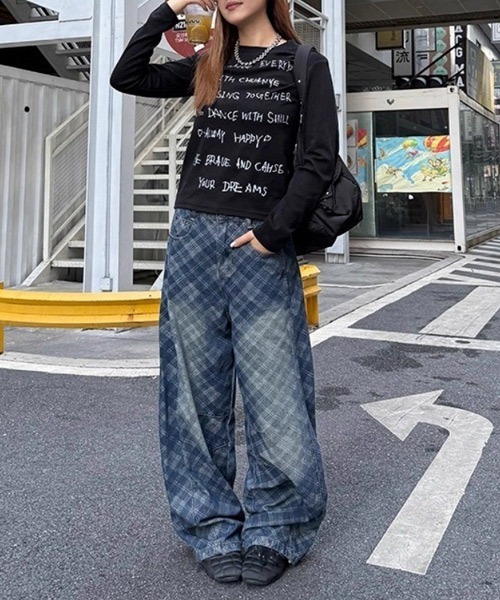 Ressaca(レサーカ)の「ユーズド加工チェック柄カーブデニムパンツ(デニムパンツ・レディース・ブルー・M/L/S)」の6枚目の写真