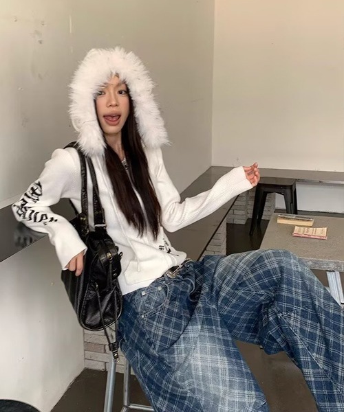 Ressaca(レサーカ)の「ユーズド加工チェック柄カーブデニムパンツ(デニムパンツ・レディース・ブルー・M/L/S)」の11枚目の写真