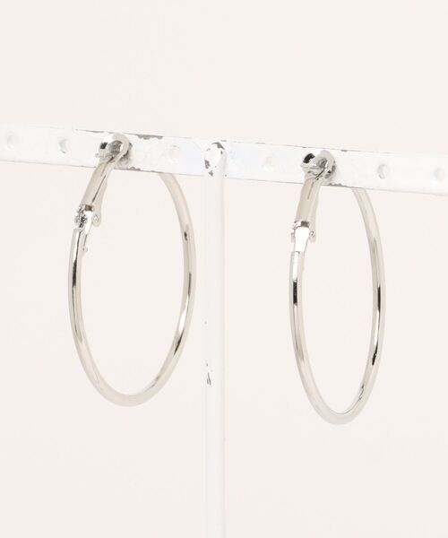 VIBGYOR(ヴィブジョー)の「シルバーフープピアス4cm/レディース/両耳用(T3)(ピアス(両耳用)・レディース・シルバー・FREE)」の2枚目の写真