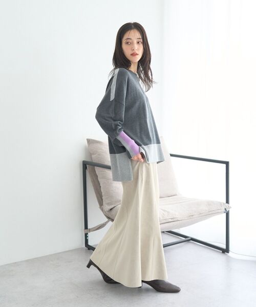 YECCA VECCA（イェッカヴェッカ）の「カラーブロッキングニット（ニット/セーター・レディース・チャコールグレー/ブラック/モカ・FREE）」の9枚目の写真