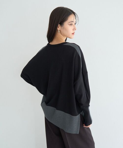 YECCA VECCA（イェッカヴェッカ）の「カラーブロッキングニット（ニット/セーター・レディース・チャコールグレー/ブラック/モカ・FREE）」の14枚目の写真