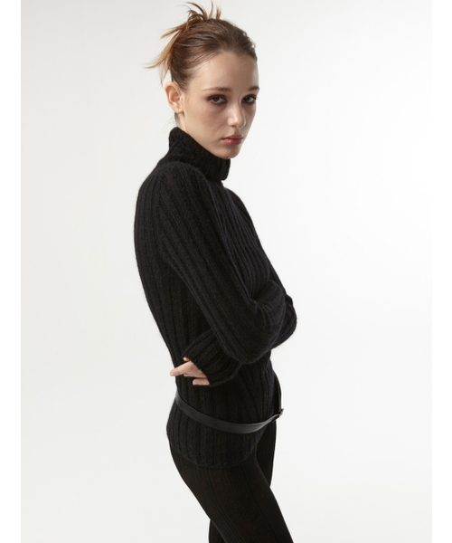EAN JO(イアンジョー)の「WHOLEGARMENT TURTLE NECK RIBBED KNIT (BLACK)(ニット/セーター・レディース・ブラック・MEDIUM/SMALL)」の2枚目の写真
