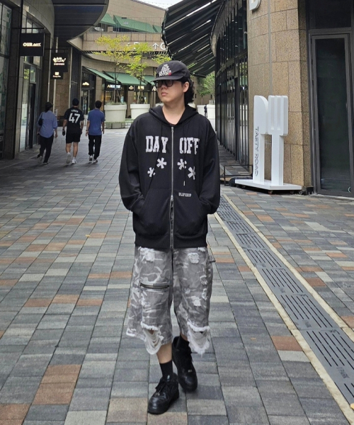 ULIFEZIP（ユーライフジー）の「デイオフ 2WAY オーバーサイズ フードジップアップ 2カラー [ULZH_3007]（パーカー・レディース・ブラック/グレー・LARGE/X-LARGE/SMALL/MEDIUM）」の15枚目の写真