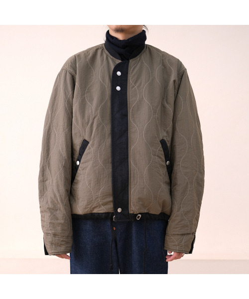 BONRROW(ボンロウ)の「Reversible Padded Flight JK_Bk(ブルゾン・メンズ・その他・MEDIUM/LARGE)」の4枚目の写真