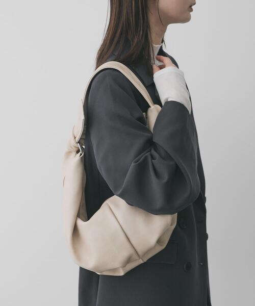 500ml収納可】クロワッサンショルダーバッグ /カジュアル/デイリー