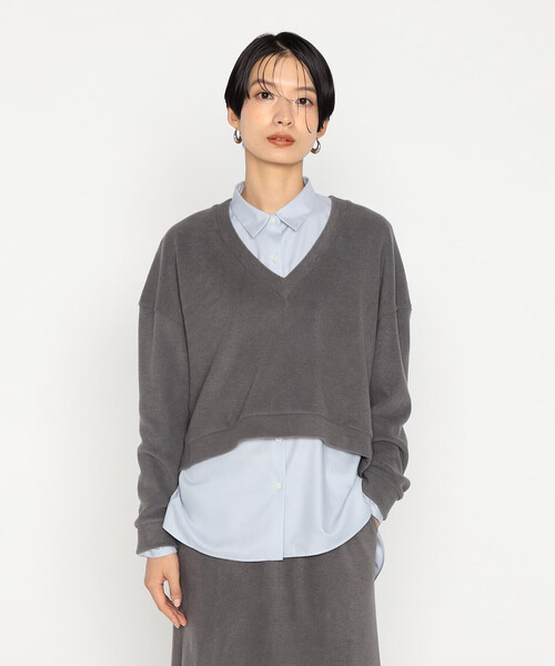 Gabardine K.T(ギャバジンケーティー)の「〔 +サイズ 〕 ニットコール レイヤードセーター(Tシャツ/カットソー・レディース・グレー/ライトグレー/ネイビー・13号)」の2枚目の写真