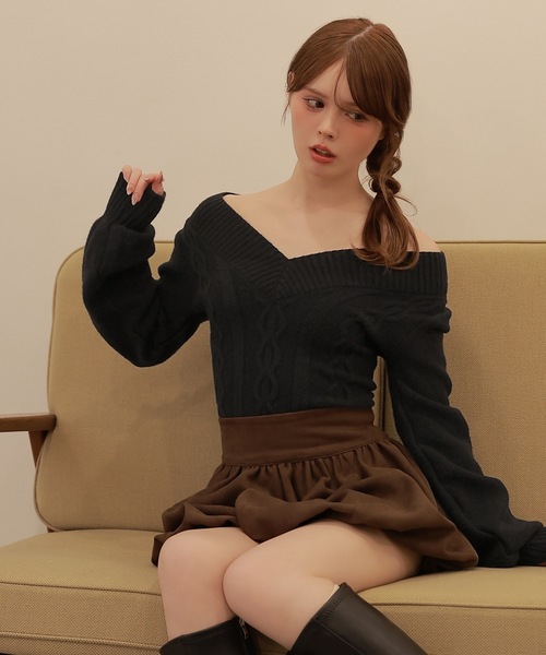 M DOLLY(エムドリー)の「cable lulea knit tops/ケーブルルレアニットトップス(ニット/セーター・レディース・ベージュ/ブラック/グレー・FREE)」の5枚目の写真