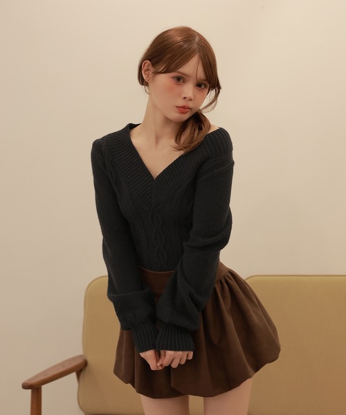 M DOLLY(エムドリー)の「cable lulea knit tops/ケーブルルレアニットトップス(ニット/セーター・レディース・ベージュ/ブラック/グレー・FREE)」の6枚目の写真