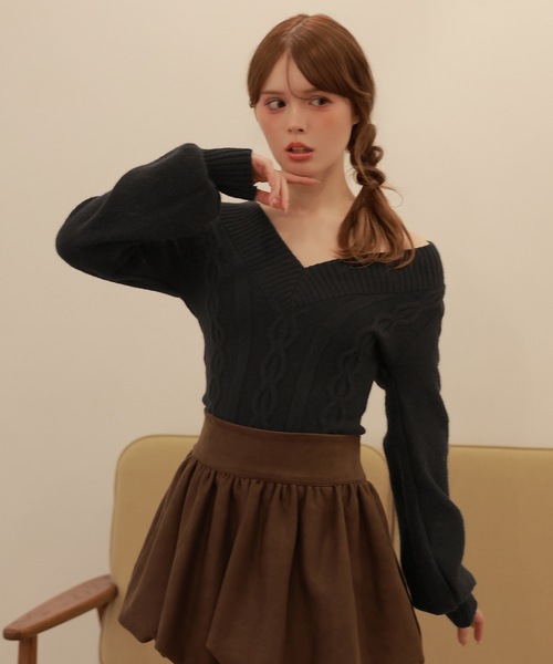 M DOLLY(エムドリー)の「cable lulea knit tops/ケーブルルレアニットトップス(ニット/セーター・レディース・ベージュ/ブラック/グレー・FREE)」の8枚目の写真
