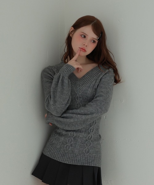 M DOLLY(エムドリー)の「cable lulea knit tops/ケーブルルレアニットトップス(ニット/セーター・レディース・ベージュ/ブラック/グレー・FREE)」の11枚目の写真