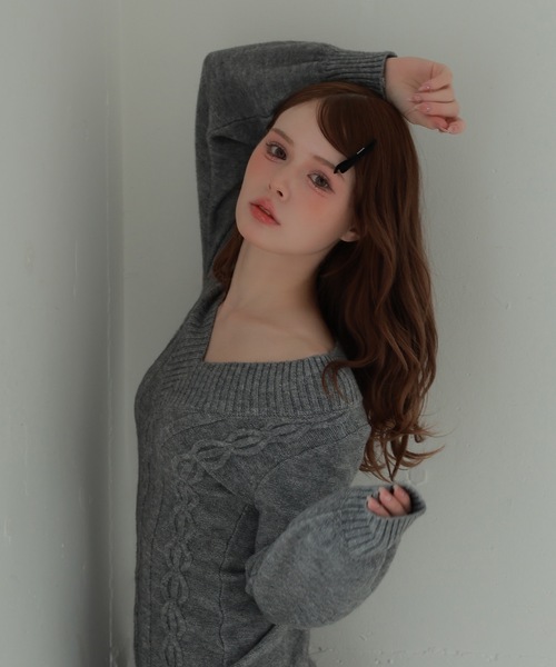 M DOLLY(エムドリー)の「cable lulea knit tops/ケーブルルレアニットトップス(ニット/セーター・レディース・ベージュ/ブラック/グレー・FREE)」の13枚目の写真