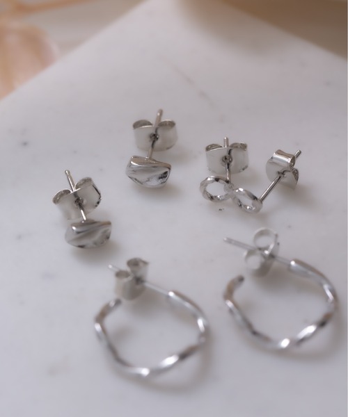 LINFA　（リンファ）の「ねじりフープ　セットピアス（ピアス（両耳用）・レディース・ゴールド/シルバー・FREE）」の4枚目の写真