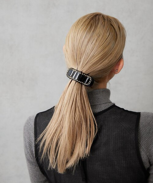 BIRTHDAY BAR(バースデイバー)の「スタッズ付き横バンス(バレッタ/ヘアクリップ・レディース・ブラウン/ベージュ/ブラック・0)」の4枚目の写真