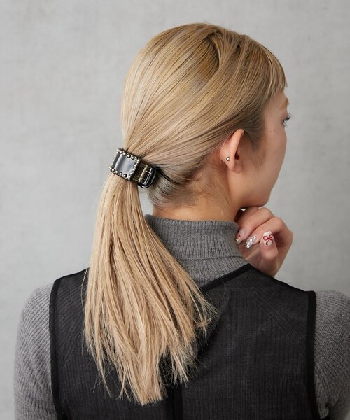 BIRTHDAY BAR(バースデイバー)の「スタッズ付き横バンス(バレッタ/ヘアクリップ・レディース・ブラウン/ベージュ/ブラック・0)」の6枚目の写真