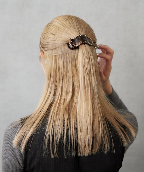 BIRTHDAY BAR(バースデイバー)の「スタッズ付き横バンス(バレッタ/ヘアクリップ・レディース・ブラウン/ベージュ/ブラック・0)」の17枚目の写真
