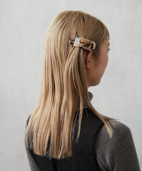 BIRTHDAY BAR(バースデイバー)の「スタッズ付き横バンス(バレッタ/ヘアクリップ・レディース・ブラウン/ベージュ/ブラック・0)」の22枚目の写真
