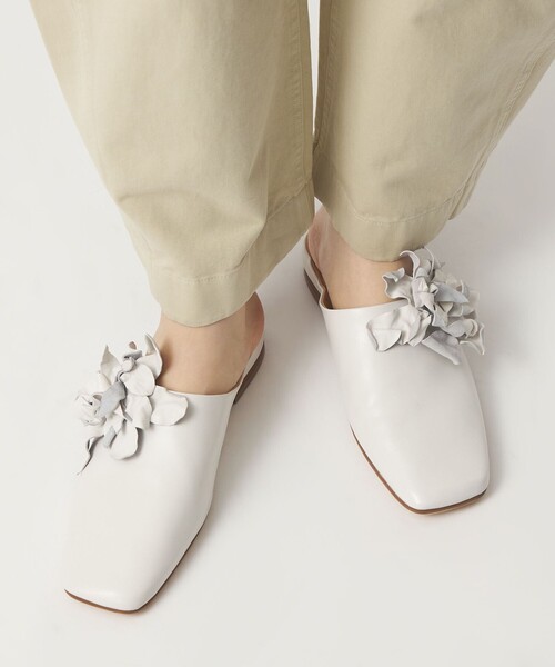 ODETTE E ODILE（オデットエオディール）の「コサージュミュール フラット10（スリッポン・レディース・オフホワイト/ブラック・22cm/22.5cm/23cm/23.5cm/24cm/24.5cm）」の13枚目の写真