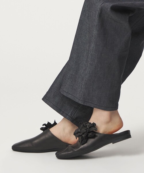 ODETTE E ODILE（オデットエオディール）の「コサージュミュール フラット10（スリッポン・レディース・オフホワイト/ブラック・22cm/22.5cm/23cm/23.5cm/24cm/24.5cm）」の16枚目の写真