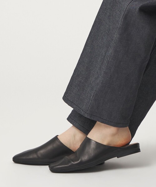 ODETTE E ODILE（オデットエオディール）の「コサージュミュール フラット10（スリッポン・レディース・オフホワイト/ブラック・22cm/22.5cm/23cm/23.5cm/24cm/24.5cm）」の18枚目の写真