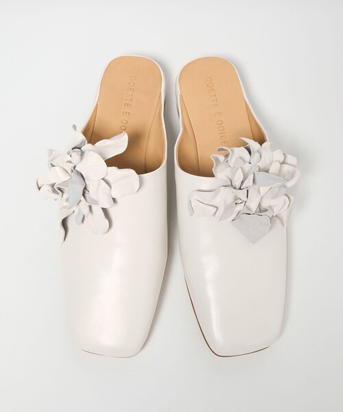 ODETTE E ODILE（オデットエオディール）の「コサージュミュール フラット10（スリッポン・レディース・オフホワイト/ブラック・22cm/22.5cm/23cm/23.5cm/24cm/24.5cm）」の5枚目の写真