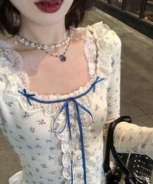 Sibra(シブラ)の「レースフリル付き スクエアネックトップス(Tシャツ/カットソー・レディース・アイボリー/ホワイト・M)」の2枚目の写真