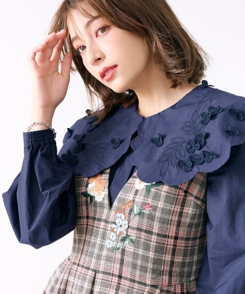 Chesty(チェスティー)の「刺繍ジャンパースカート(ジャンパースカート・レディース・ベージュ/グレー/ブラック・0/1)」の8枚目の写真