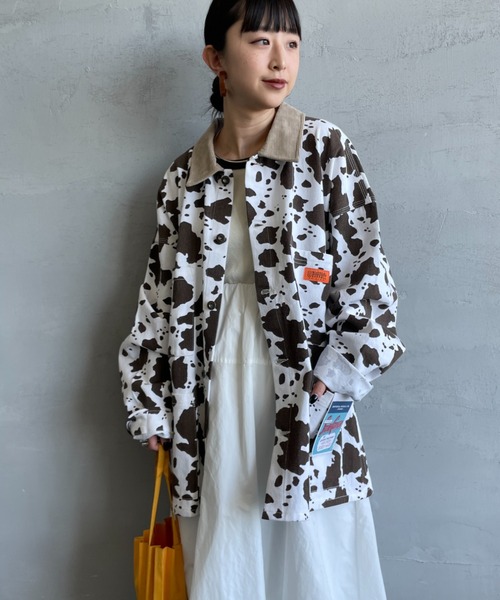 UNIVERSAL OVERALL（ユニバーサルオーバーオール）の「[UNIVERSAL OVERALL/ユニバーサルオーバーオール] 別注 コーデュロイ襟 カバーオールジャケット（カバーオール・レディース・ブラウン/アイボリー/チャコールグレー・M/L）」の4枚目の写真