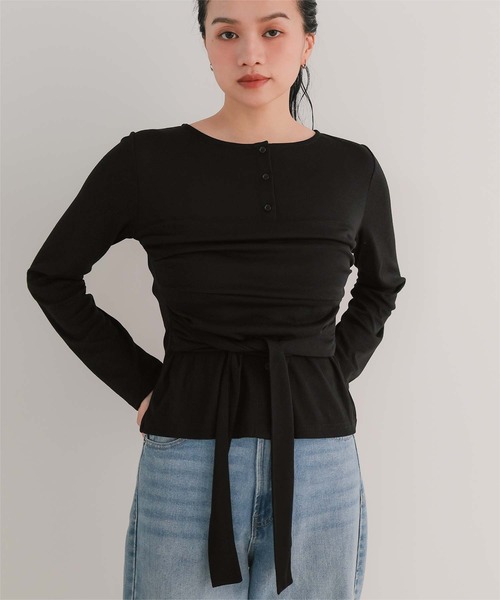 miette(ミエット)の「ビスチェレイヤードライクトップス(Tシャツ/カットソー・レディース・ベージュ/ブラック/チャコール・M/S/L)」の2枚目の写真