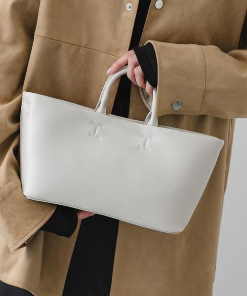 SENSE OF PLACE by URBAN RESEARCH(センスオブプレイスバイアーバンリサーチ)の「【動画有/500ml収納可】ボックストートバッグ /通勤/通学/肩掛け/オールシーズン/定番/ベーシック(トートバッグ・レディース・ライトブルー/アイボリー/ブラック・ONE)」の2枚目の写真