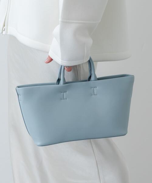 SENSE OF PLACE by URBAN RESEARCH(センスオブプレイスバイアーバンリサーチ)の「【動画有/500ml収納可】ボックストートバッグ /通勤/通学/肩掛け/オールシーズン/定番/ベーシック(トートバッグ・レディース・ライトブルー/アイボリー/ブラック・ONE)」の3枚目の写真