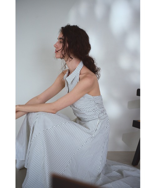 Estella.K(エステラケー)の「Delina Belted Dress ホルターシャツドレス(ワンピース・レディース・ホワイト系その他/ブルー系その他/ブラック系その他/ワイン系・FREE)」の22枚目の写真