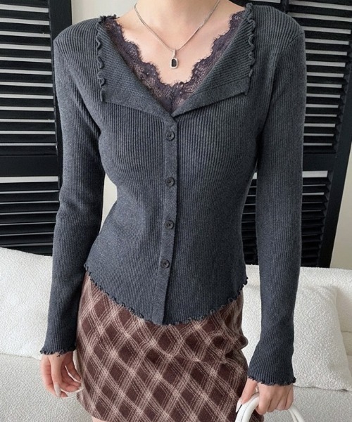 yuue' ( wear )（ユーイ）の「レース付きVネックメロウリブニットトップス（ニット/セーター・レディース・チャコールグレー/アイボリー/ブラック・FREE）」の3枚目の写真