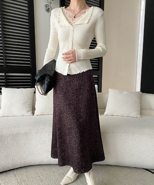 yuue' ( wear )（ユーイ）の「レース付きVネックメロウリブニットトップス（ニット/セーター・レディース・チャコールグレー/アイボリー/ブラック・FREE）」の9枚目の写真