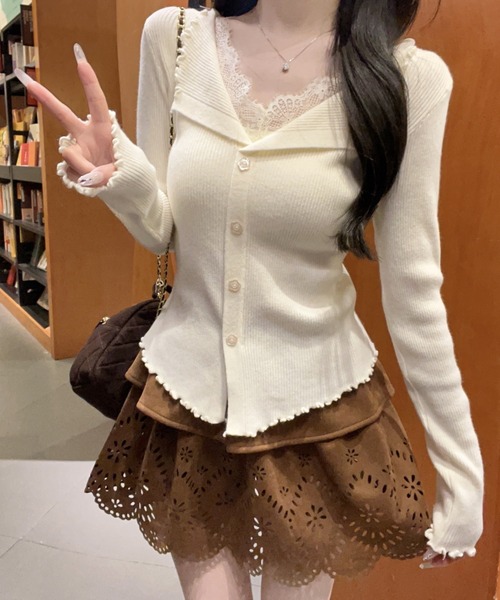 yuue' ( wear )（ユーイ）の「レース付きVネックメロウリブニットトップス（ニット/セーター・レディース・チャコールグレー/アイボリー/ブラック・FREE）」の11枚目の写真