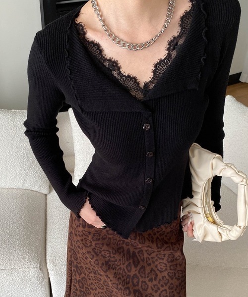 yuue' ( wear )（ユーイ）の「レース付きVネックメロウリブニットトップス（ニット/セーター・レディース・チャコールグレー/アイボリー/ブラック・FREE）」の17枚目の写真