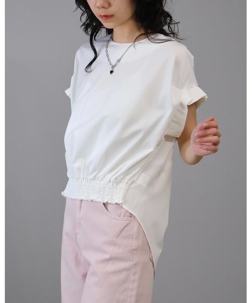 Doumoi(ドゥモエ)の「バックスリットリボンシャーリングデザイン ブラウス(Tシャツ/カットソー・レディース・ホワイト/ブラック・FREE)」の12枚目の写真