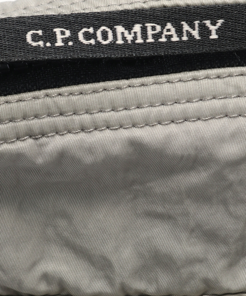 C.P. COMPANY（シーピーカンパニー）の「C.P.Company / シーピーカンパニー NYLON B TOTE BAG（トートバッグ・メンズ・カーキ/グレー/ネイビー/ブラック・FREE）」の7枚目の写真