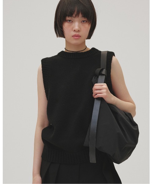 TODAYFUL(トゥデイフル)の「Leatherbelt Shoulder Bag(ショルダーバッグ・レディース・ベージュ/ブラック・FREE)」の14枚目の写真