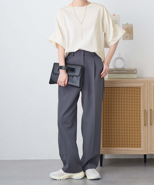 Viola e Viola(ヴィオラエヴィオラ)の「ちゃっかり細見え!デザイン袖トップス(Tシャツ/カットソー・レディース・グレイッシュブルー/ブラック/オリーブ/ホワイト/チャコール・LL/L/M)」の9枚目の写真