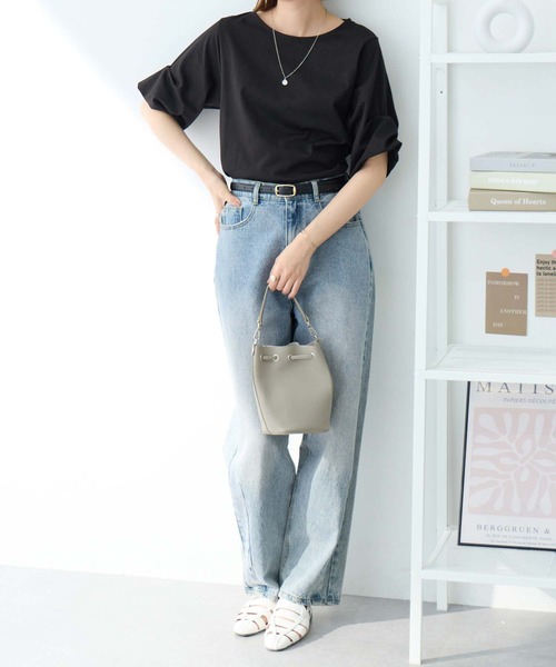 Viola e Viola(ヴィオラエヴィオラ)の「ちゃっかり細見え!デザイン袖トップス(Tシャツ/カットソー・レディース・グレイッシュブルー/ブラック/オリーブ/ホワイト/チャコール・LL/L/M)」の12枚目の写真