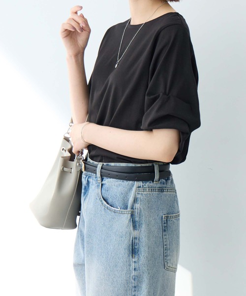 Viola e Viola(ヴィオラエヴィオラ)の「ちゃっかり細見え!デザイン袖トップス(Tシャツ/カットソー・レディース・グレイッシュブルー/ブラック/オリーブ/ホワイト/チャコール・LL/L/M)」の11枚目の写真