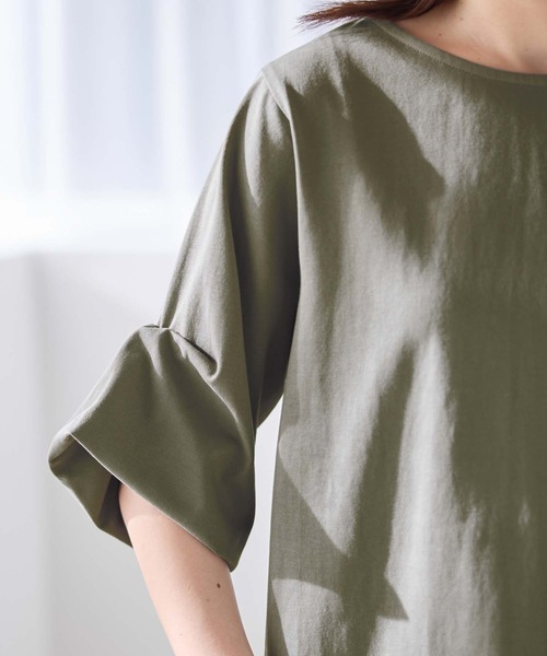 Viola e Viola(ヴィオラエヴィオラ)の「ちゃっかり細見え!デザイン袖トップス(Tシャツ/カットソー・レディース・グレイッシュブルー/ブラック/オリーブ/ホワイト/チャコール・LL/L/M)」の22枚目の写真