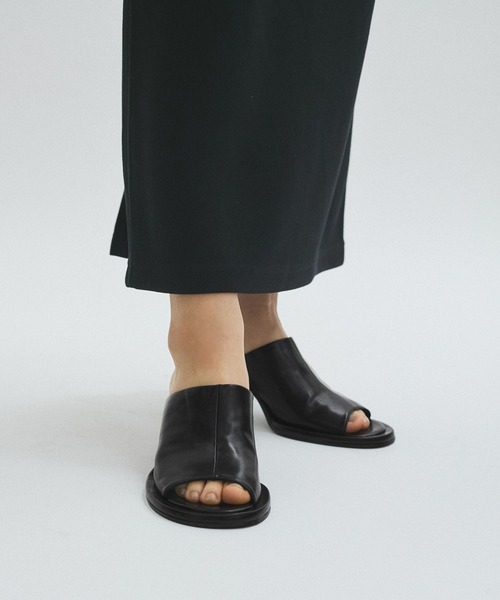 ADAM ET ROPE'（アダムエロペ）の「カバーヒールサンダル（サンダル・レディース・ベージュ/ブラック・23/23.5/24/24.5）」の10枚目の写真