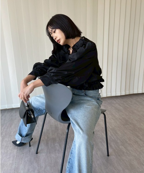 AMAIL(アマイル)の「Voluminous Frill Blouse(シャツ/ブラウス・レディース・ホワイト/ブラック・FREE)」の3枚目の写真