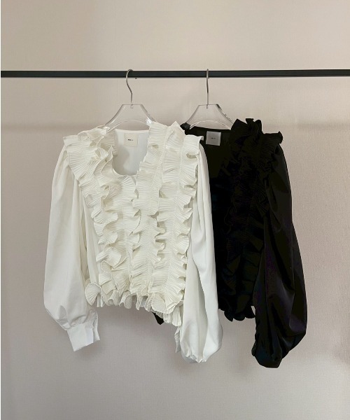 AMAIL(アマイル)の「Voluminous Frill Blouse(シャツ/ブラウス・レディース・ホワイト/ブラック・FREE)」の17枚目の写真