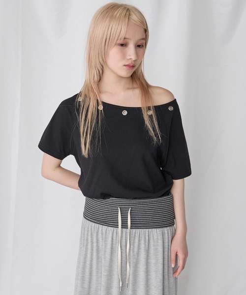 Unblend（アンブレンド）の「【Unblend】2Way ボートネック/ワンショルダー ハトメラグランスリーブ半袖Tシャツ〈セットアップ対応〉（Tシャツ/カットソー・レディース・杢グレー/オフホワイト/ホワイト系/ブラック・FREE）」の17枚目の写真