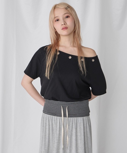 Unblend（アンブレンド）の「【Unblend】2Way ボートネック/ワンショルダー ハトメラグランスリーブ半袖Tシャツ〈セットアップ対応〉（Tシャツ/カットソー・レディース・杢グレー/オフホワイト/ホワイト系/ブラック・FREE）」の18枚目の写真