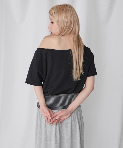 Unblend（アンブレンド）の「【Unblend】2Way ボートネック/ワンショルダー ハトメラグランスリーブ半袖Tシャツ〈セットアップ対応〉（Tシャツ/カットソー・レディース・杢グレー/オフホワイト/ホワイト系/ブラック・FREE）」の20枚目の写真