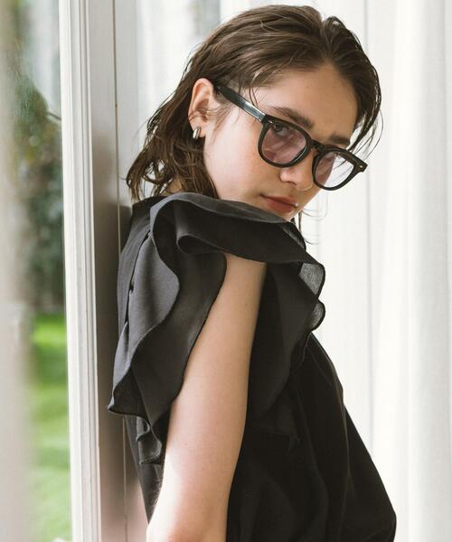 Swayme（スウェイミー）の「Swayme　調光ワイドフレームサングラス（サングラス・レディース・ブラウン/ブラック・ONE）」の3枚目の写真